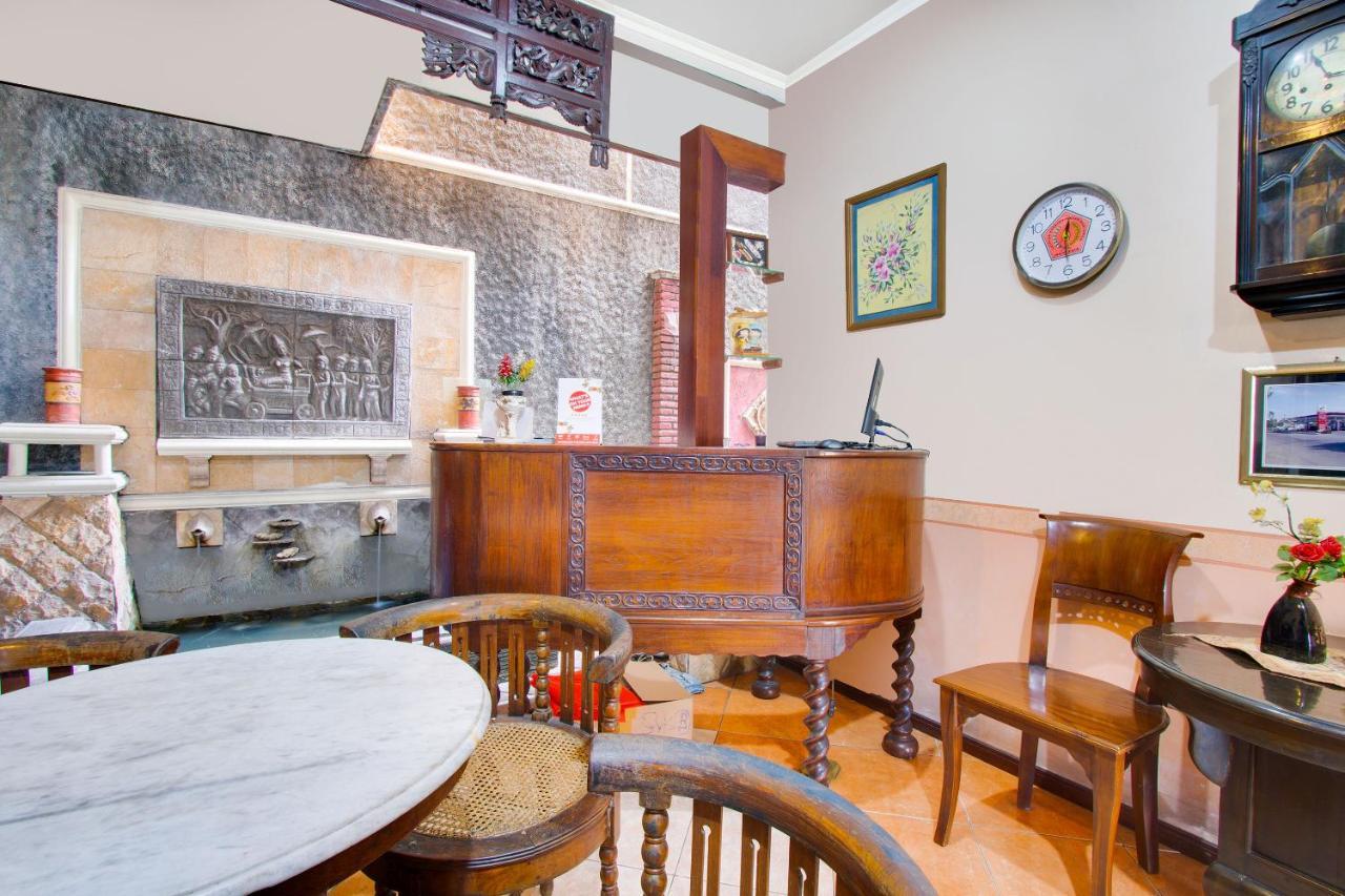 Oyo 3217 The Ts Homestay Malang Zewnętrze zdjęcie