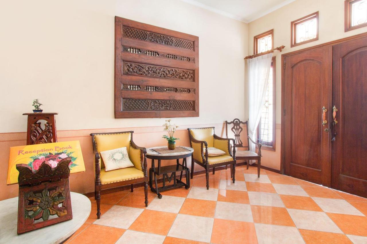 Oyo 3217 The Ts Homestay Malang Zewnętrze zdjęcie