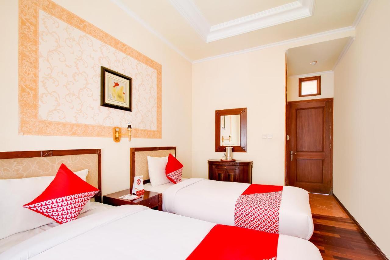 Oyo 3217 The Ts Homestay Malang Zewnętrze zdjęcie