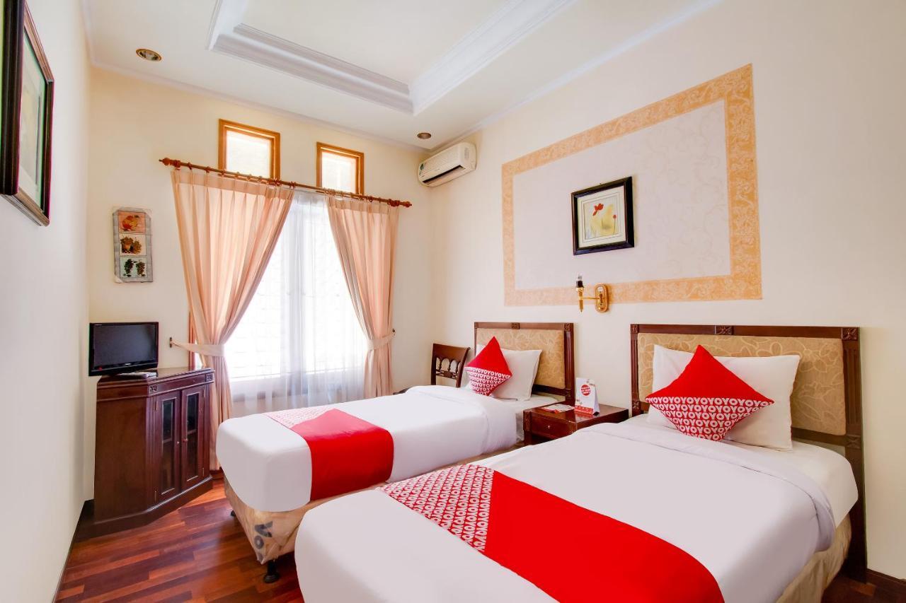 Oyo 3217 The Ts Homestay Malang Zewnętrze zdjęcie