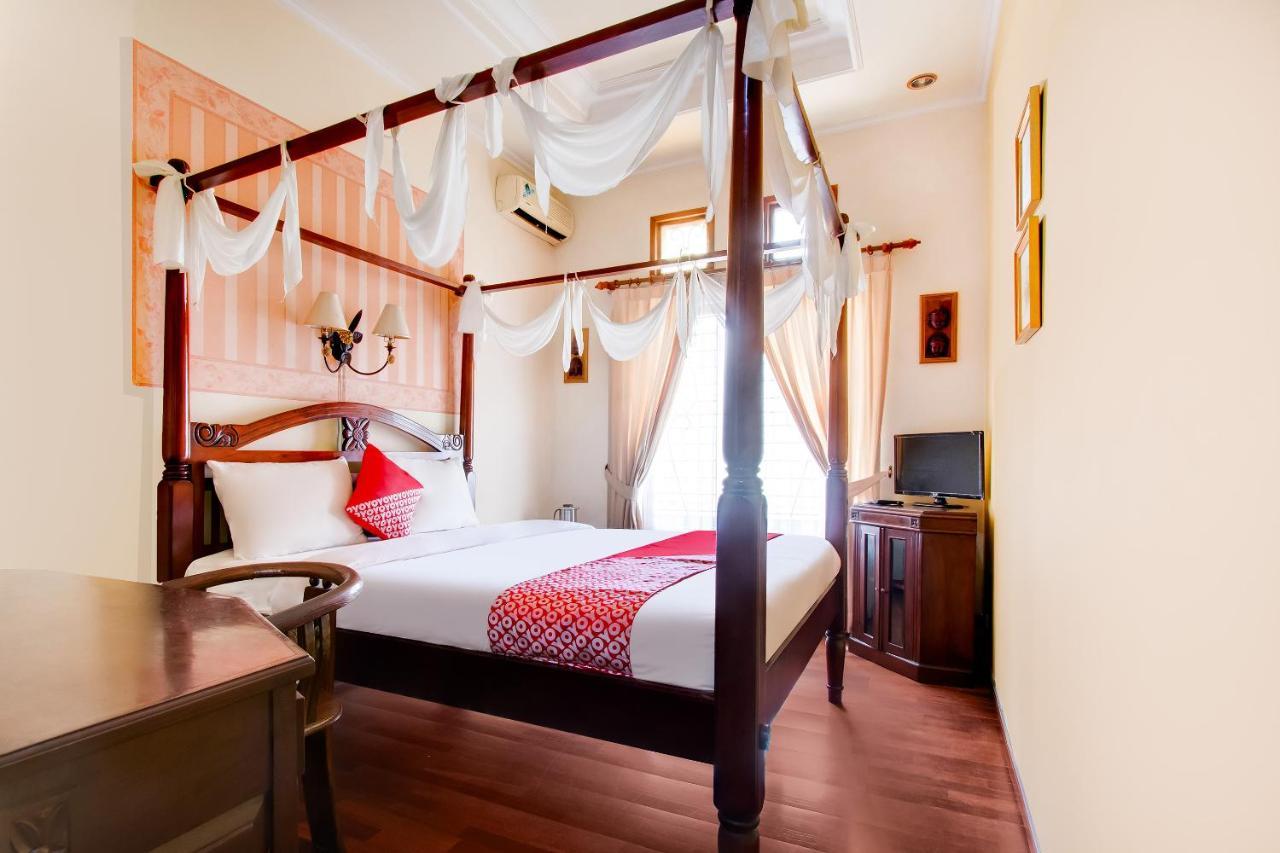 Oyo 3217 The Ts Homestay Malang Zewnętrze zdjęcie