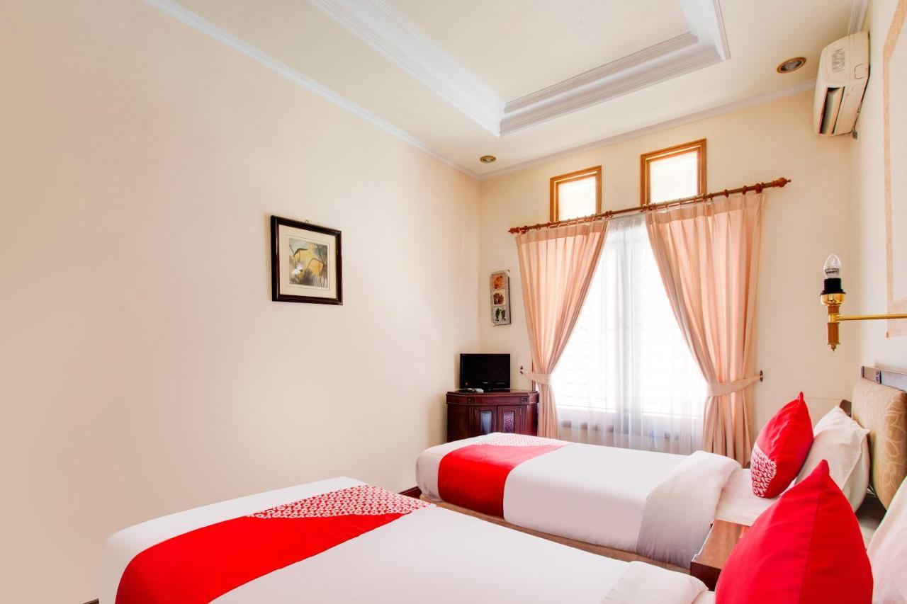 Oyo 3217 The Ts Homestay Malang Zewnętrze zdjęcie